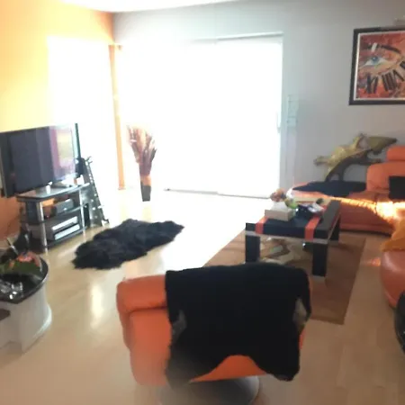 Private House With Beautiful Garden 펜션 *