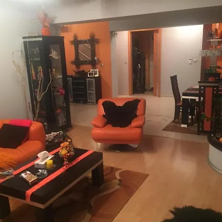 Private House With Beautiful Garden 펜션 *